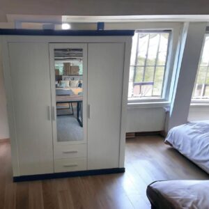 Gardr&oacute;bszekr&eacute;ny - T&uuml;kr&ouml;s